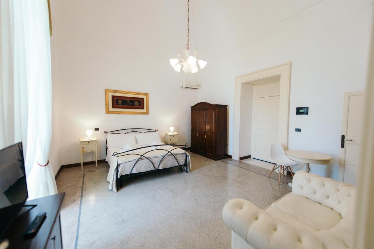 ホテル Palazzo Scarciglia ミネルヴィーノ・ディ・レッチェ エクステリア 写真