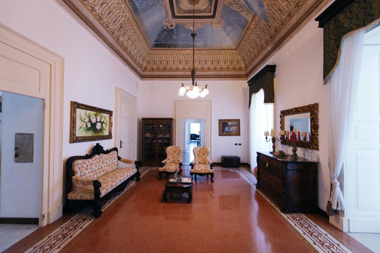ホテル Palazzo Scarciglia ミネルヴィーノ・ディ・レッチェ エクステリア 写真