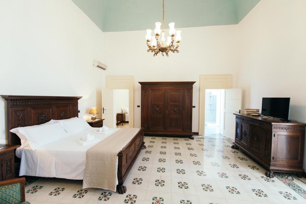 ホテル Palazzo Scarciglia ミネルヴィーノ・ディ・レッチェ エクステリア 写真