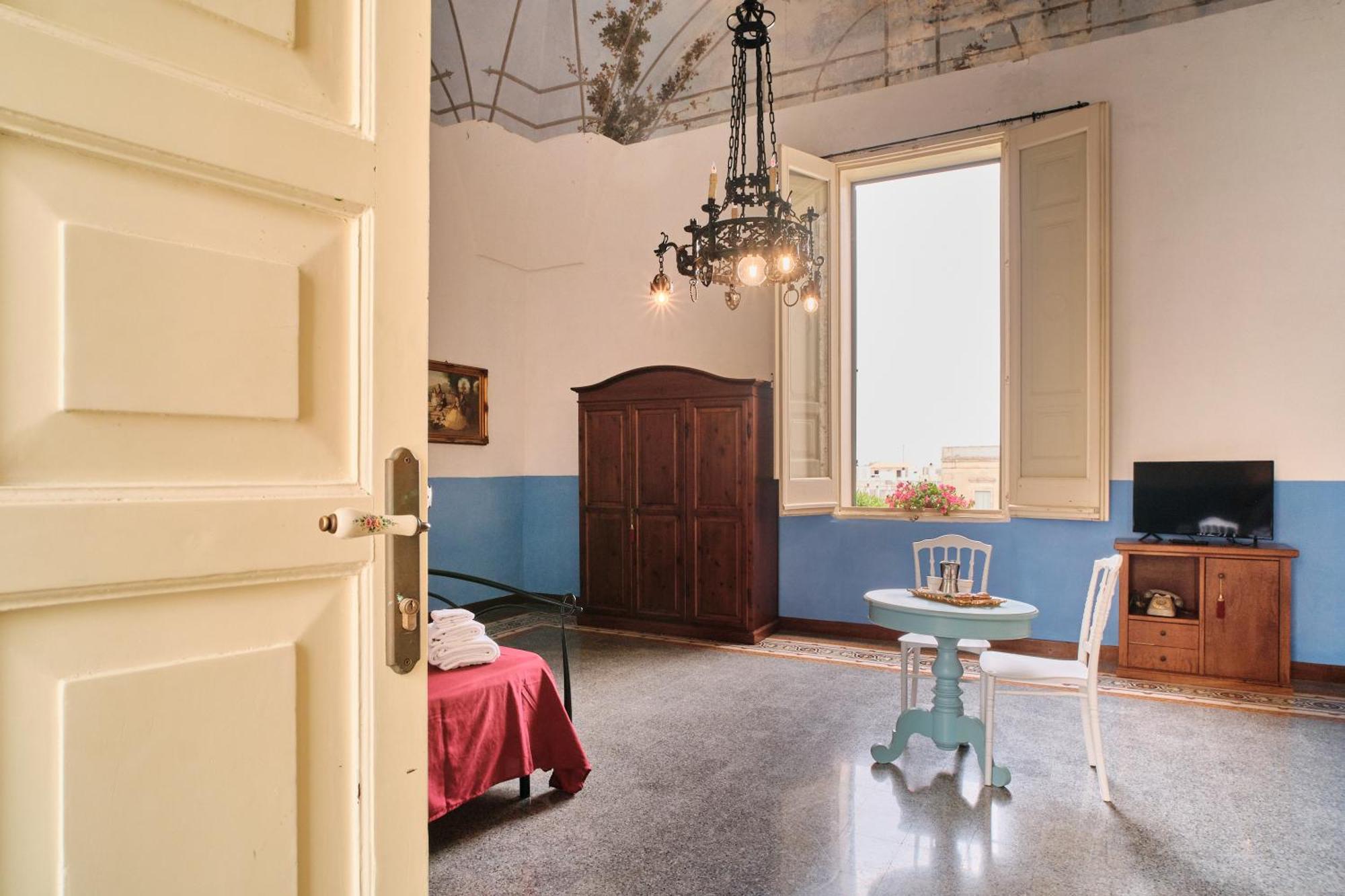 ホテル Palazzo Scarciglia ミネルヴィーノ・ディ・レッチェ エクステリア 写真